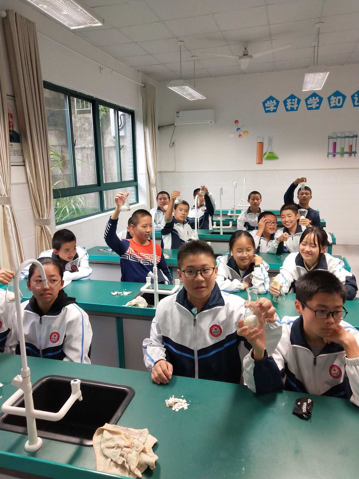大氣壓強(qiáng)課教學(xué)設(shè)計(jì)_專職設(shè)計(jì)賽課課件教學(xué)視頻_大氣標(biāo)準(zhǔn)壓強(qiáng)符號(hào)
