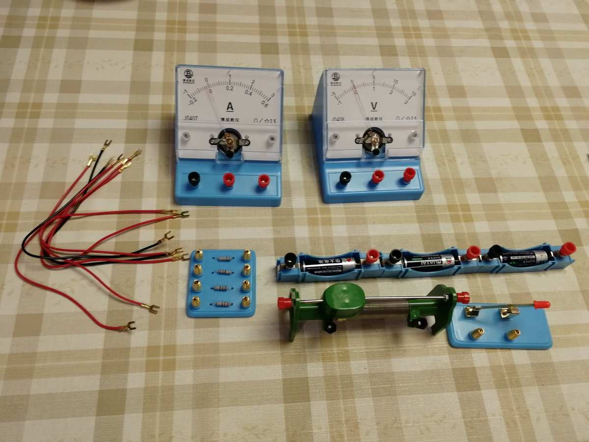 九年級物理電阻的測量_九年級物理電阻的測量_測量小燈泡的電阻可以求平均值嗎