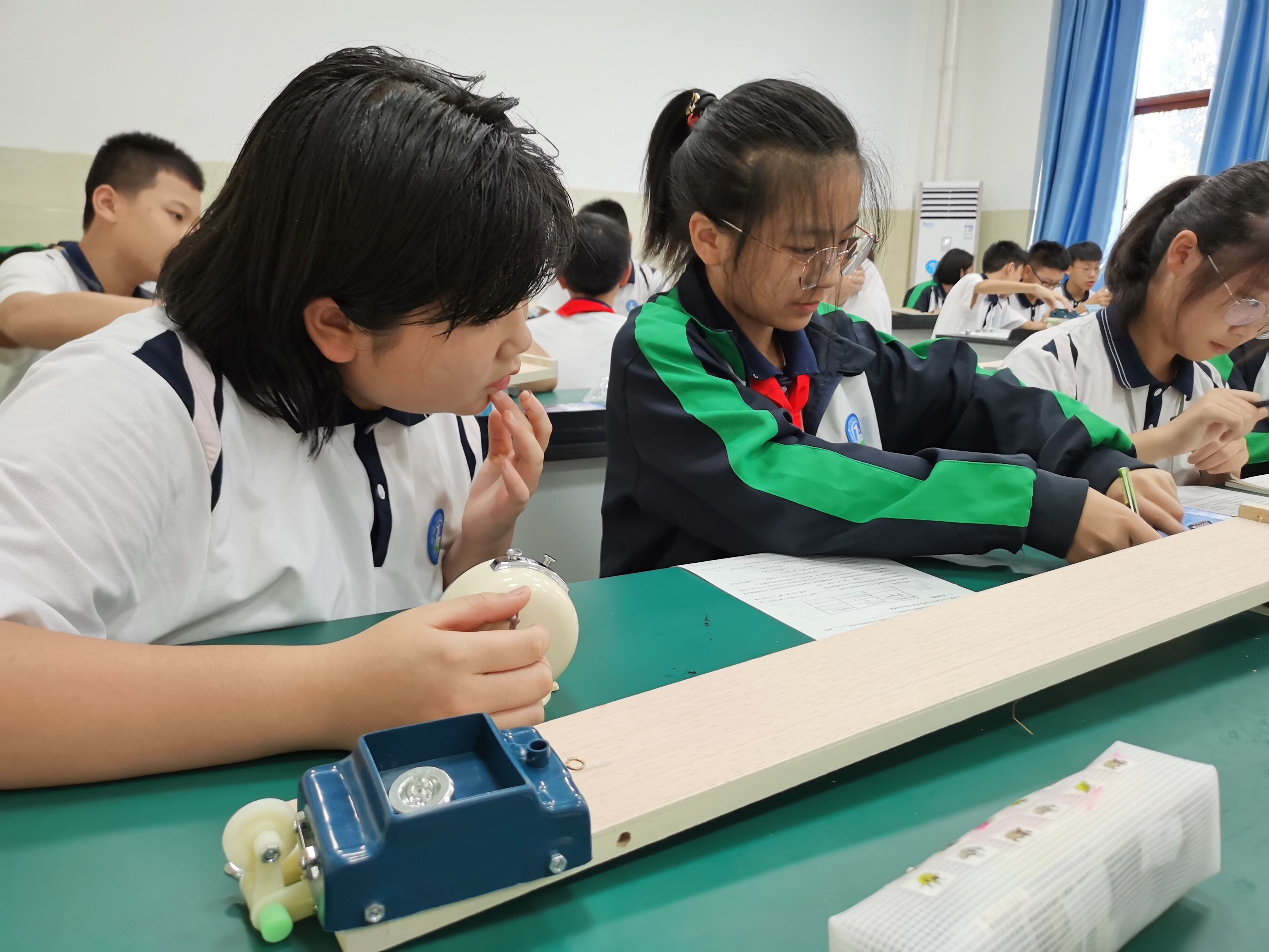 測量平均速度的工具有哪些_平均往返速度公式小學_汽車平均每小時行的千米數叫速度嗎