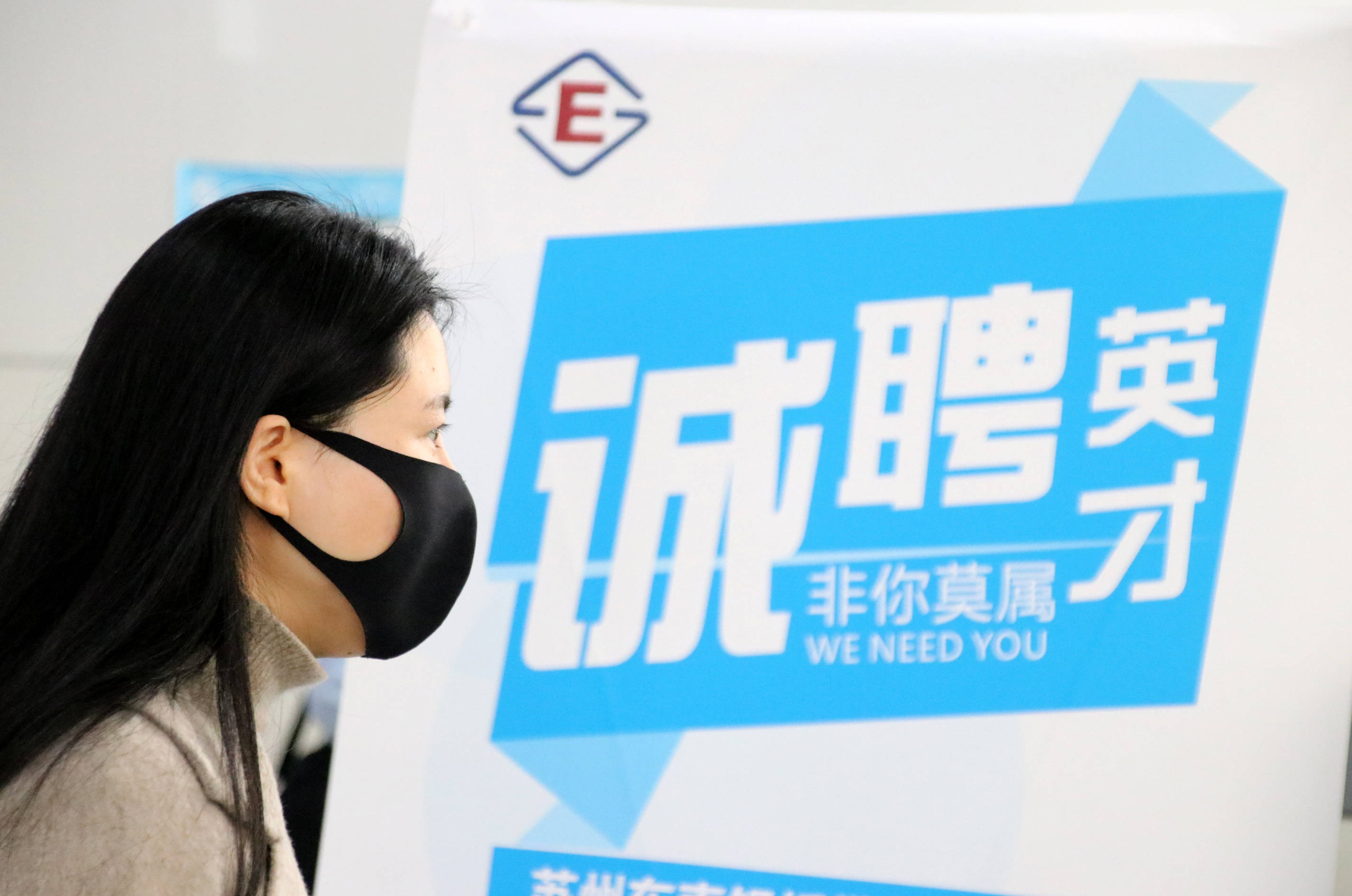 湖南人事學(xué)院周險峰_2023年湖南勞動人事職業(yè)學(xué)院錄取分?jǐn)?shù)線_2014年中國民航大學(xué)乘務(wù)學(xué)院湖南考生專業(yè)成績分?jǐn)?shù)