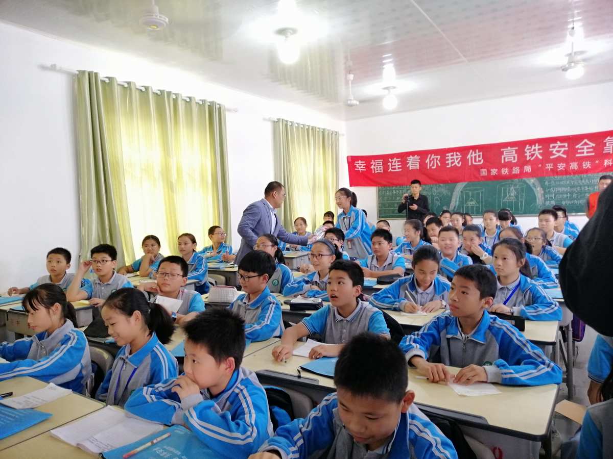 天津鐵道職業(yè)技術學院2014年錄取通知書_湖南化工職業(yè)技術學院和湖南鐵道職業(yè)技術學院哪個好_2023年湖南鐵道職業(yè)技術學院錄取分數(shù)線