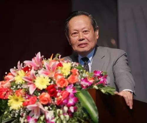 物理學家圖片合影_趙群學與榮毅仁合影_學普試卷物理聯考版一