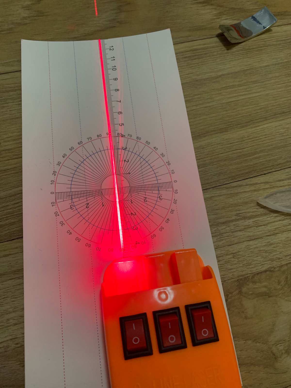 探究光的直線傳播實驗_某實驗小組為了探究實驗室中久置的_小明在做探究什么情況下磁可以生電實驗時,連接了如圖所示的實驗