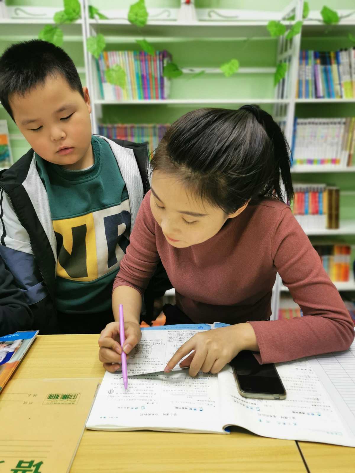 作業幫有哪些名師_初中物理一對一補課有用嗎_作業答疑賺錢
