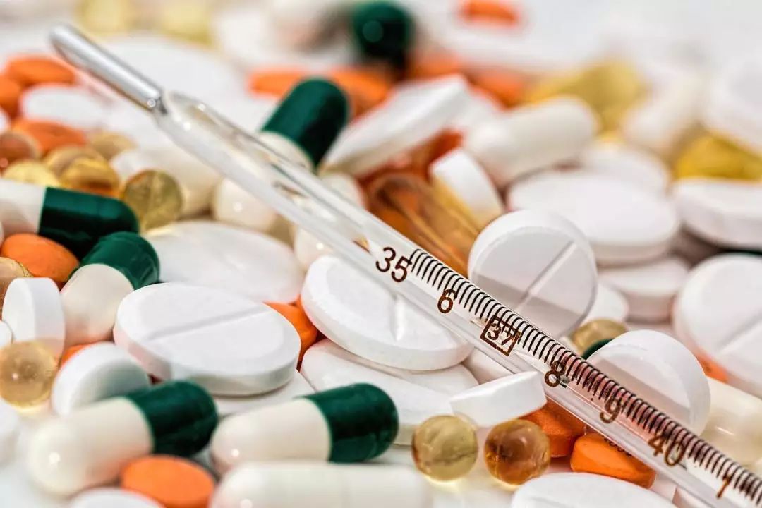 兒童脾胃積熱_低熱物理降溫用熱毛巾敷還是涼的呢_使用刀具時應(yīng)注意哪些事項