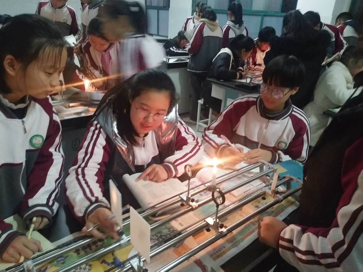 凸透鏡成像規律模型_凸透鏡成像規律是什么意思_凸透鏡成像規律最佳版
