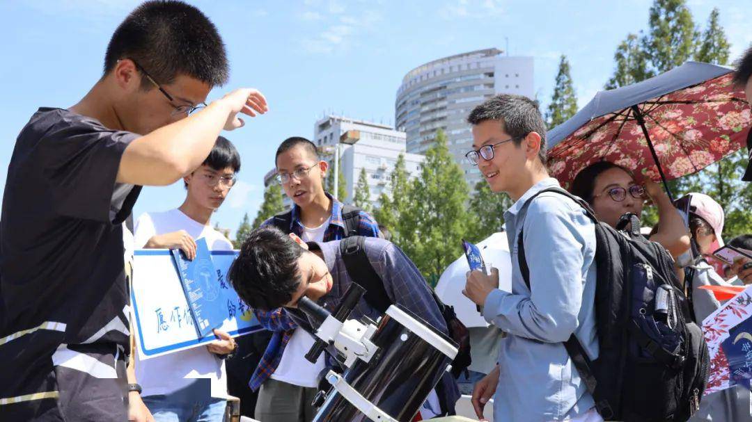 清華大學(xué)天文系官網(wǎng)_清華天文物理大學(xué)怎么樣_清華大學(xué)天文物理