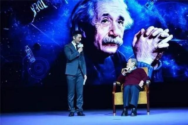 楊振寧和哪位物理學家見面_楊振寧物理學家合照_物理學家合影楊振寧