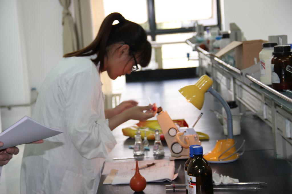 大學生物理競賽真題_大學物理競賽試題_大學物理競賽試題解答與分析