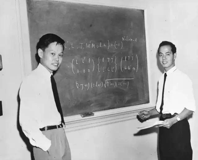 楊振寧在物理學史的排名_楊振寧物理學界的排名_中國物理學家排名前十名第一楊振寧