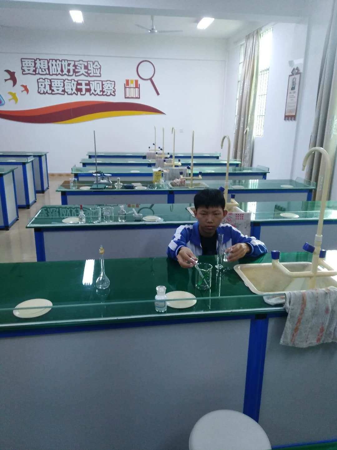 物理電學視頻教學視頻_視頻物理教學電學軟件_物理電學教學視頻