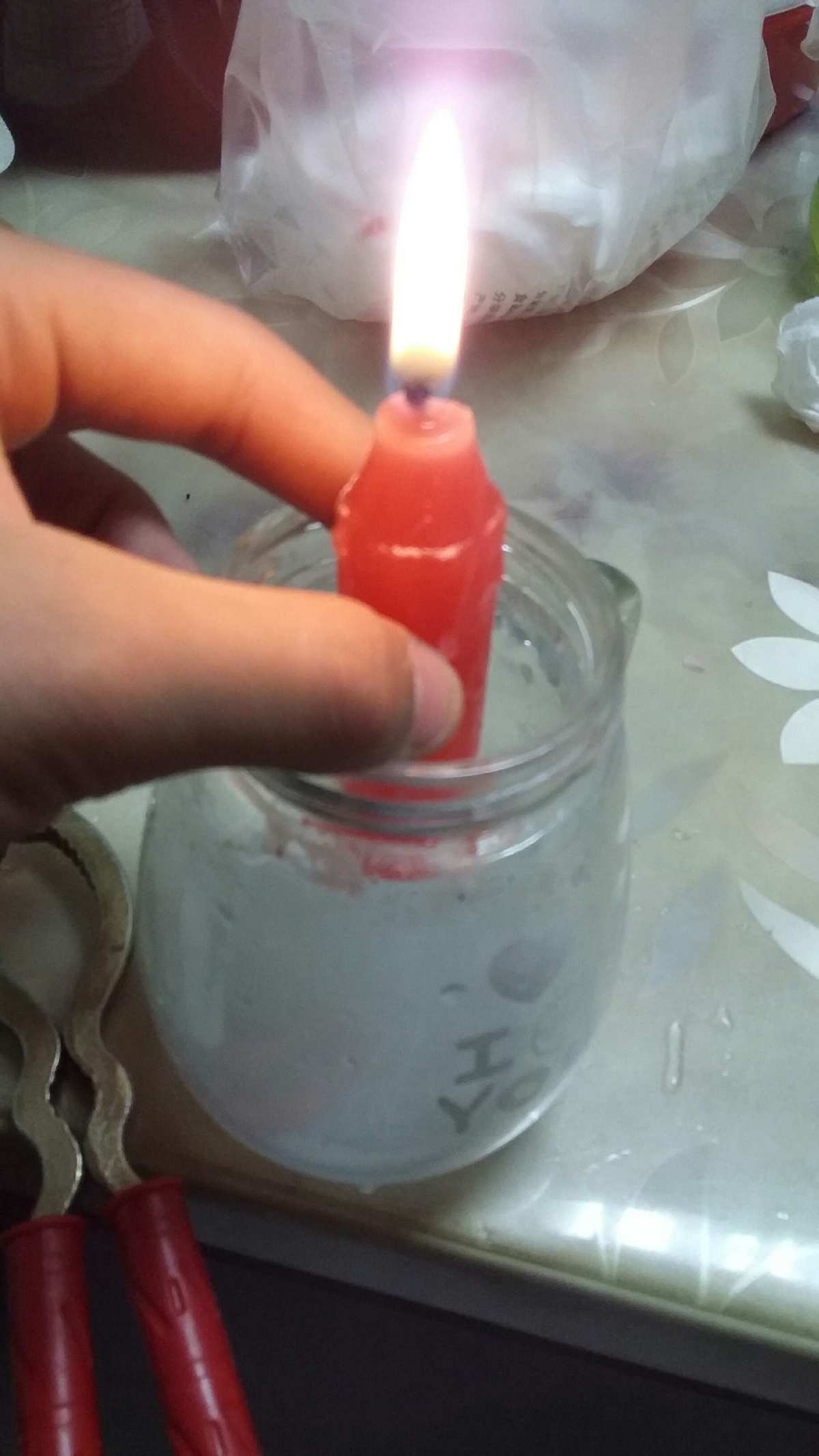 液體壓強的有趣實驗_液體壓強趣味實驗_體驗液體壓強的物理實驗