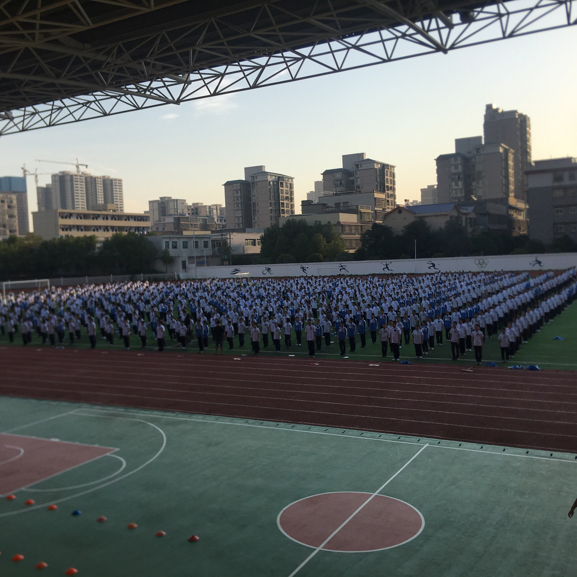 湘潭鳳凰中學_湘潭鳳凰中學論壇_湘潭鳳凰中學怎么進