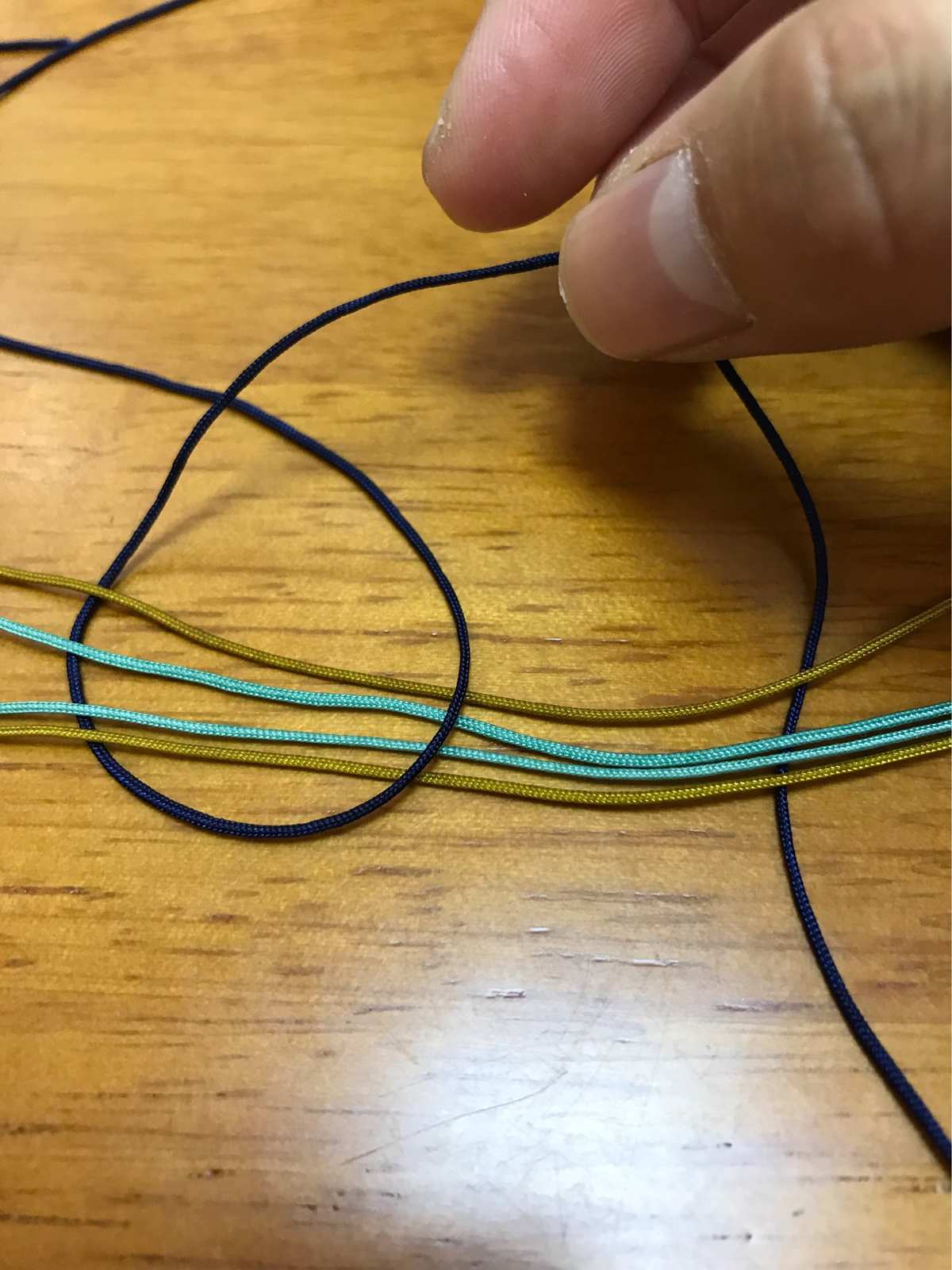 彈力繩手串打結視頻_彈力繩手串打結圖解單繩_彈力繩二股繩手串打結