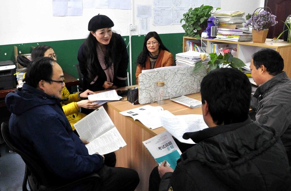 初中牛頓第一定律教學設計_牛頓定律說課稿板書_牛頓定律教案