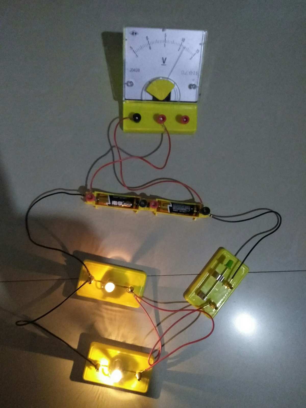 畫串聯和并聯電路圖_串聯并聯電路畫圖視頻_串聯并聯電路畫圖題及答案