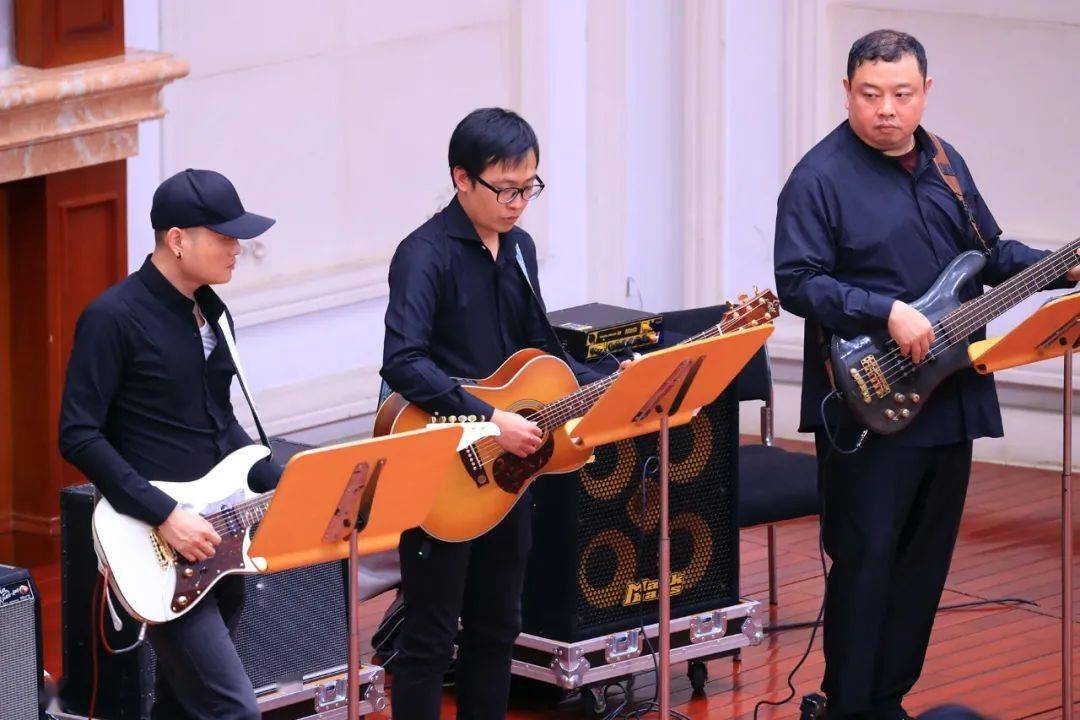 物理歌曲原唱_物理原創(chuàng)歌曲_物理唱歌曲原唱是誰