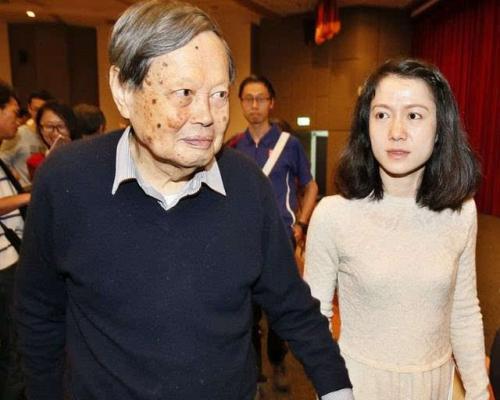 楊振寧結(jié)婚翁帆多大_翁帆怎么和楊振寧結(jié)婚_楊振寧結(jié)婚翁帆年齡