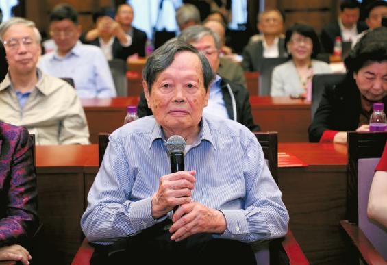 物理學家楊振寧和翁帆什么關系_物理學家楊振寧和翁帆什么關系_物理學家楊振寧和翁帆什么關系