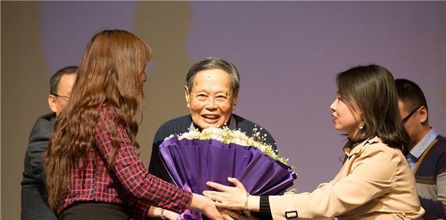 翁帆和楊振寧無性婚姻_楊振寧婚姻_楊振寧的婚姻生活