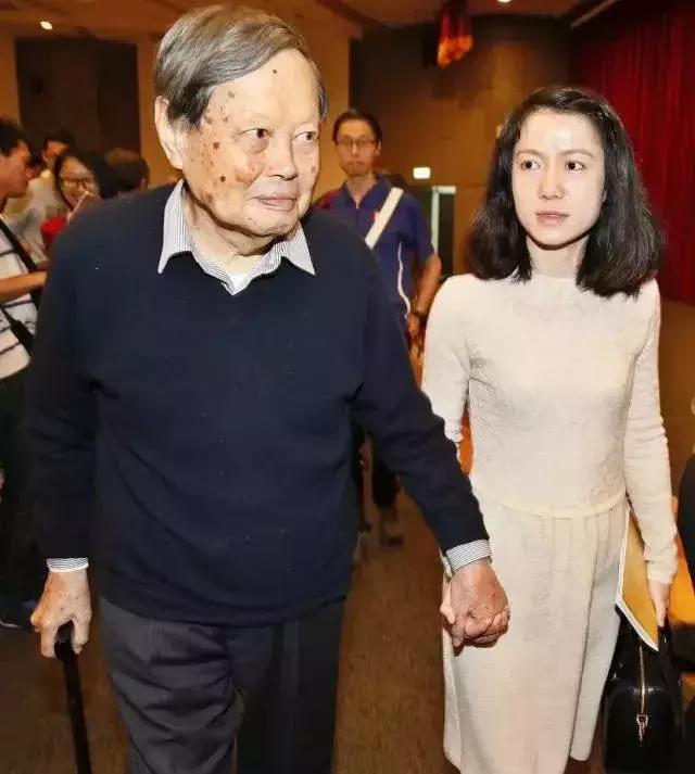 楊振寧岳父和楊振寧孫女結婚啦是真的嗎_楊振寧岳父和楊振寧孫女結婚啦是真的嗎_楊振寧岳父和楊振寧孫女結婚啦是真的嗎