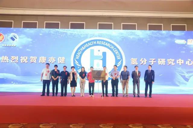 物理學大牛合照_物理大合照是真的嗎_物理學大合照