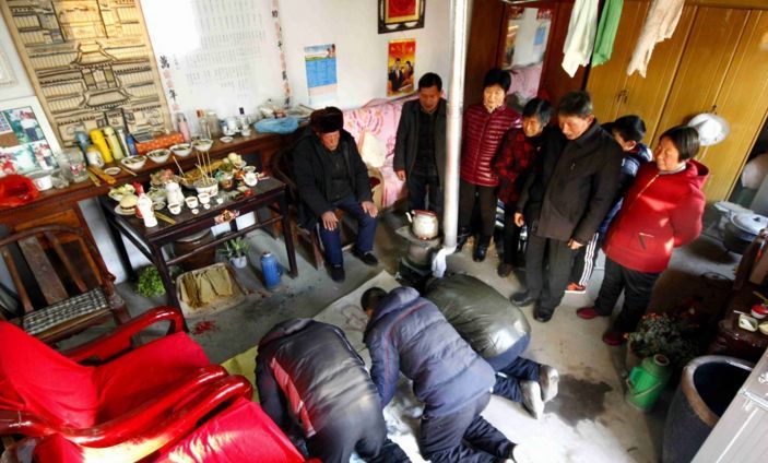 鞠躬有講究嗎_鞠躬的講究_三鞠躬有什么講究