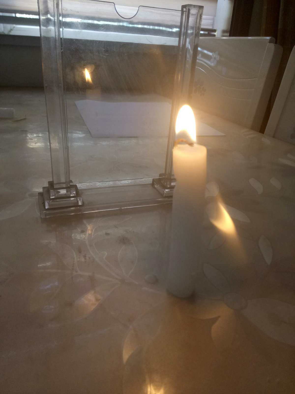 反射成像平面鏡是實像嗎_平面反射鏡成像特點_平面鏡成像為什么是反射