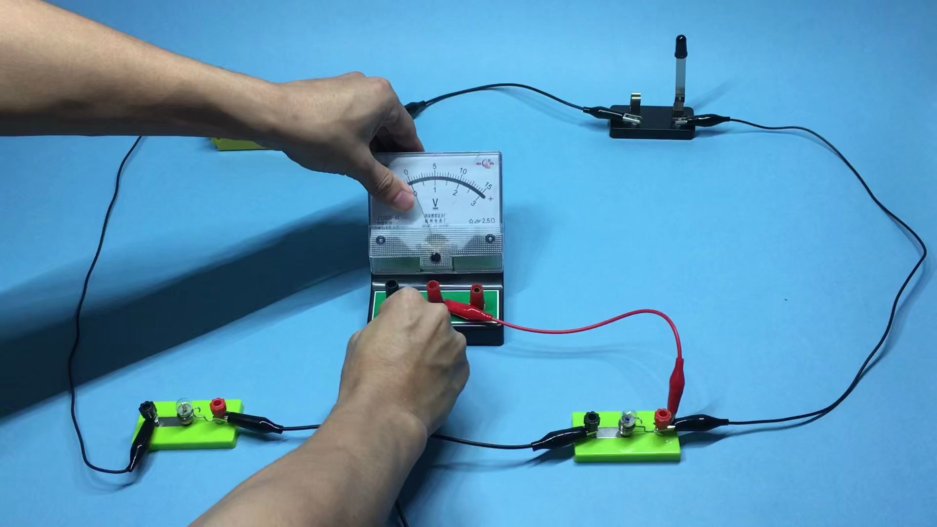 電阻的測量ppt初中_測量電阻教案人教版初中物理_初中測量電阻的幾種方法