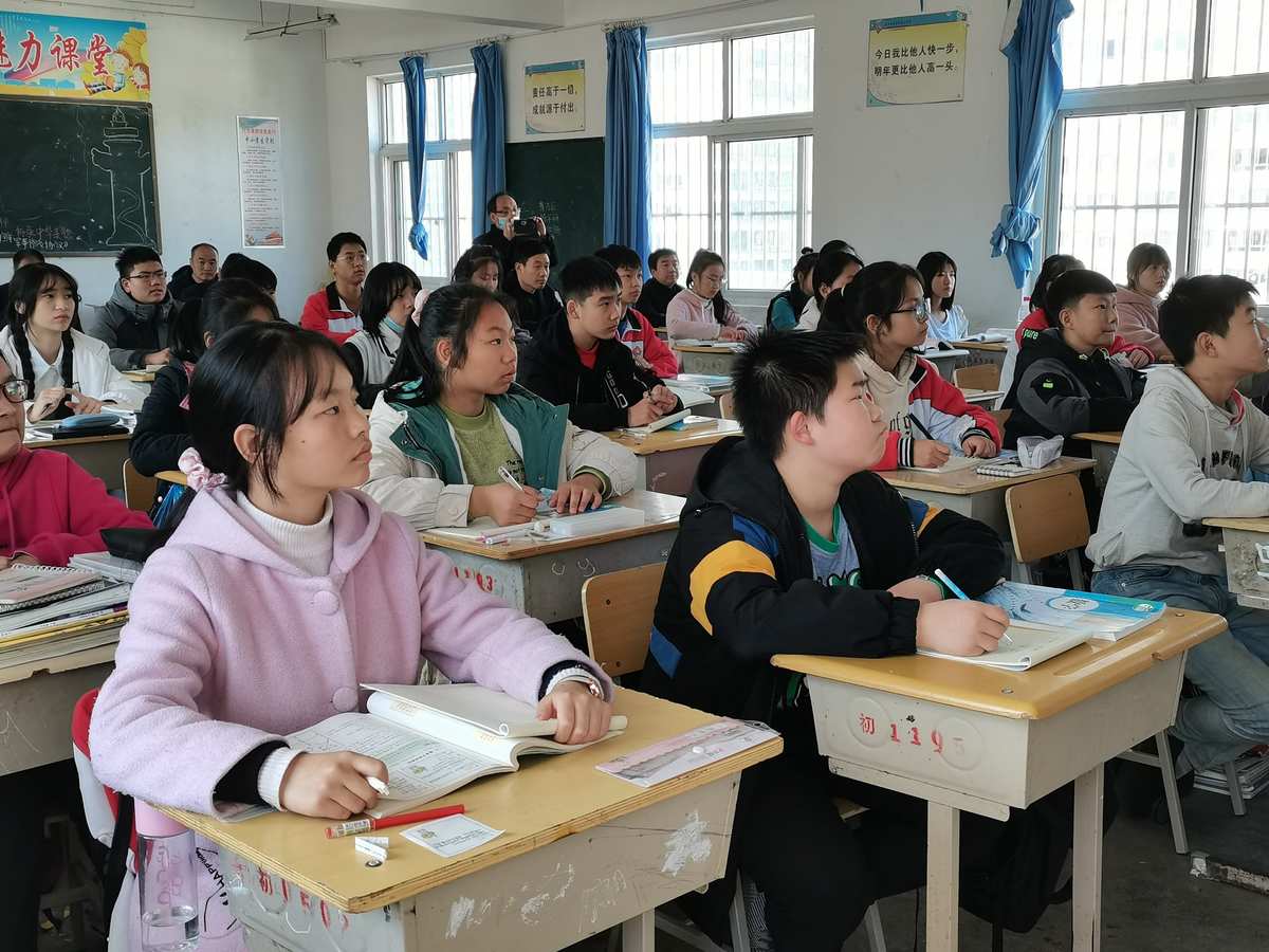 初二物理學好學嗎_怎么學好物理初二_初二物理學好的方法