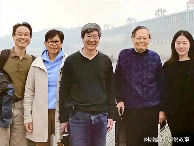 楊振寧老丈人_楊振寧岳父是誰_楊振寧的原配是她的學生嗎