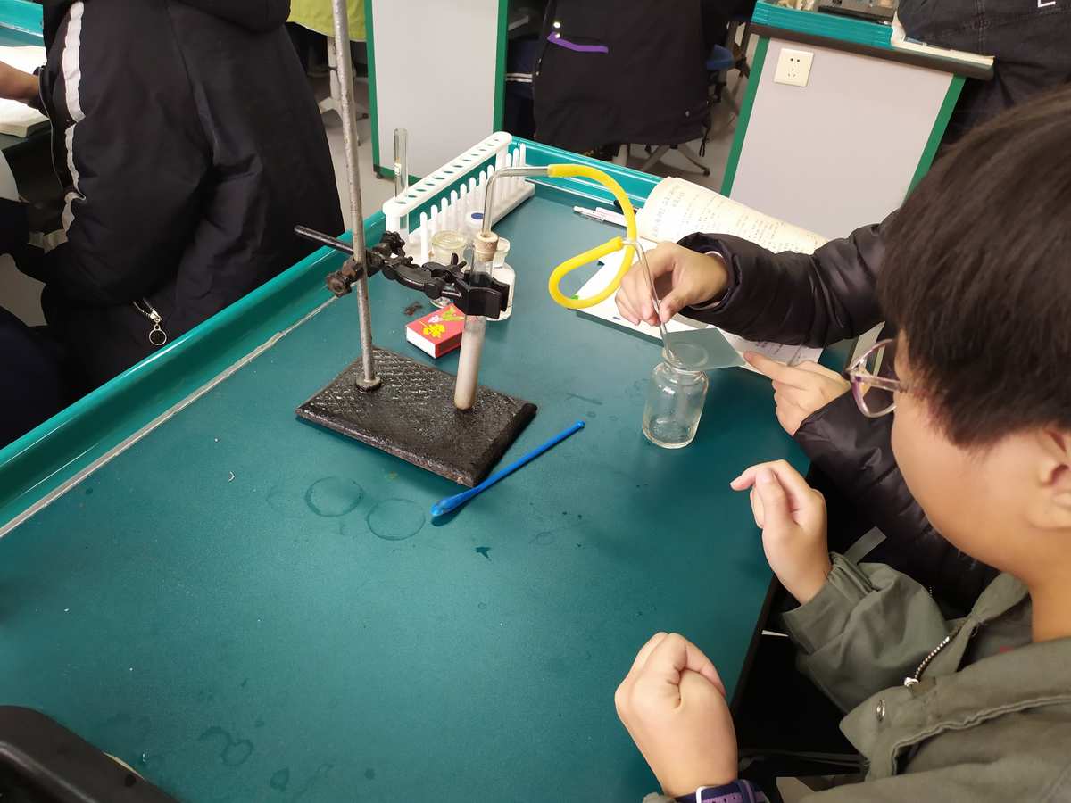 氧氣實驗室制取和性質實驗報告_氧氣的實驗室制取性質實驗視頻_氧氣的實驗室制取及性質實驗視頻