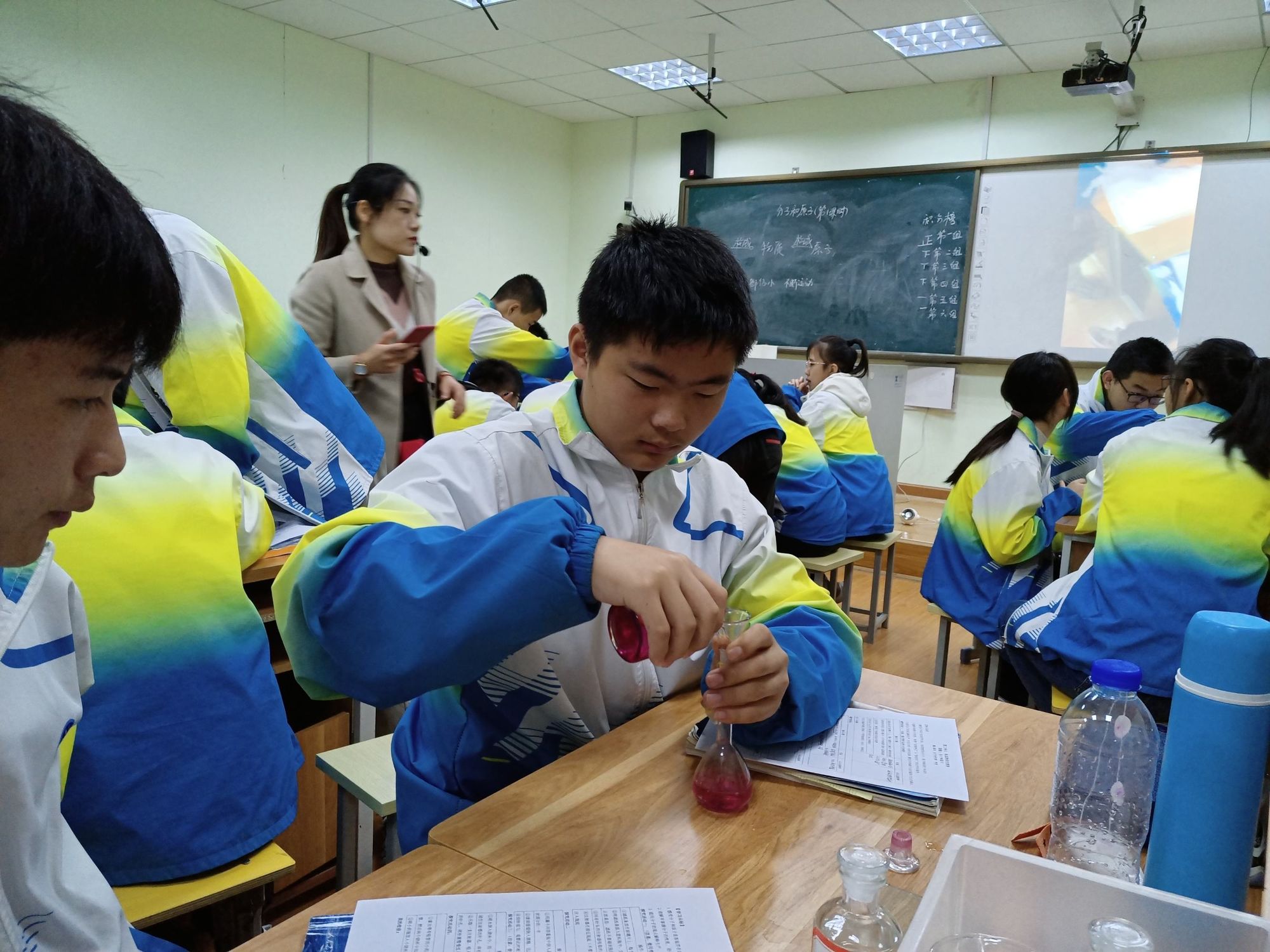 分子熱運(yùn)動教學(xué)設(shè)計高中_分子熱運(yùn)動教學(xué)設(shè)計高中_分子熱運(yùn)動教學(xué)設(shè)計高中