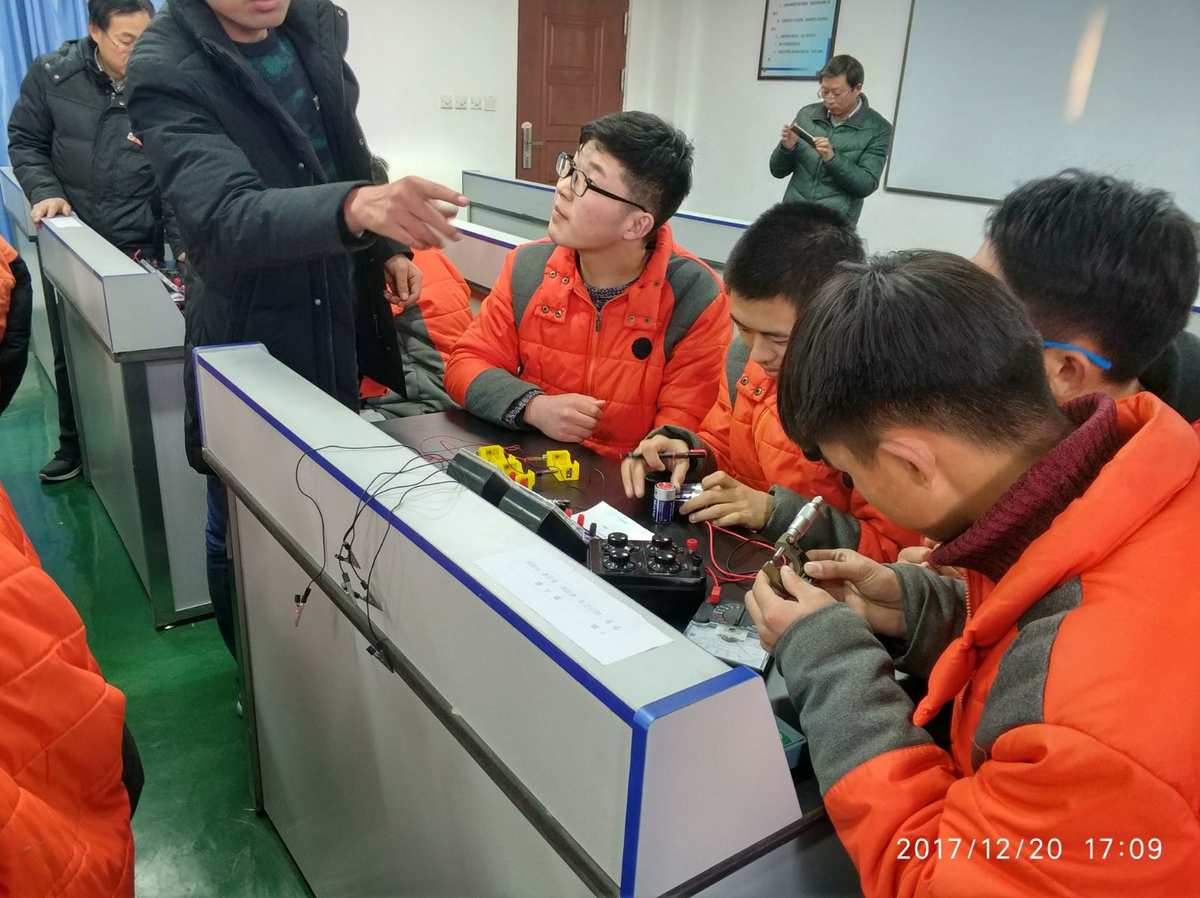 九年級物理圖片_年級物理公式有哪些_物理圖片大全卡通