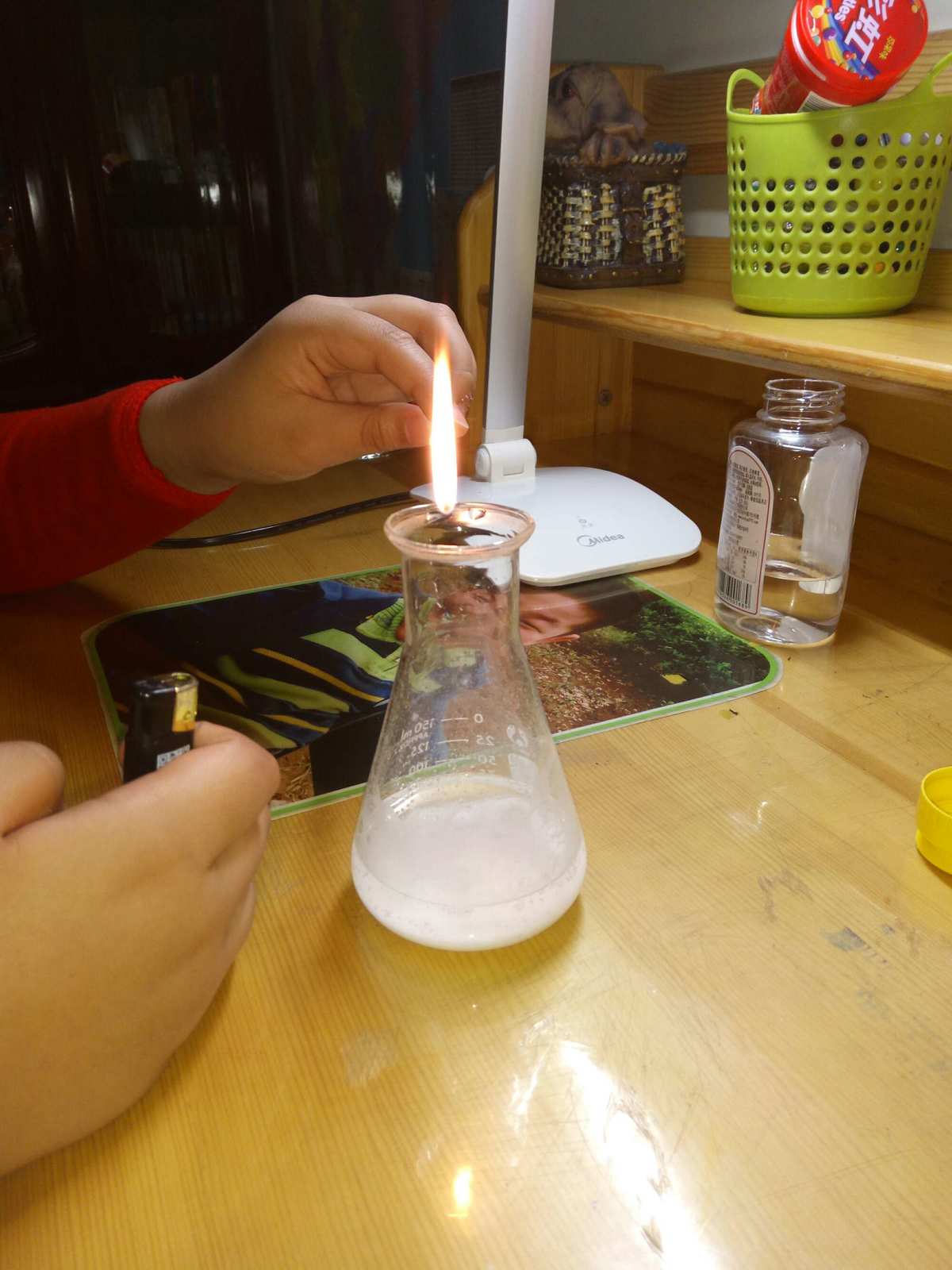 燃燒和滅火實驗視頻_滅火的實驗_燃燒與滅火實驗視頻