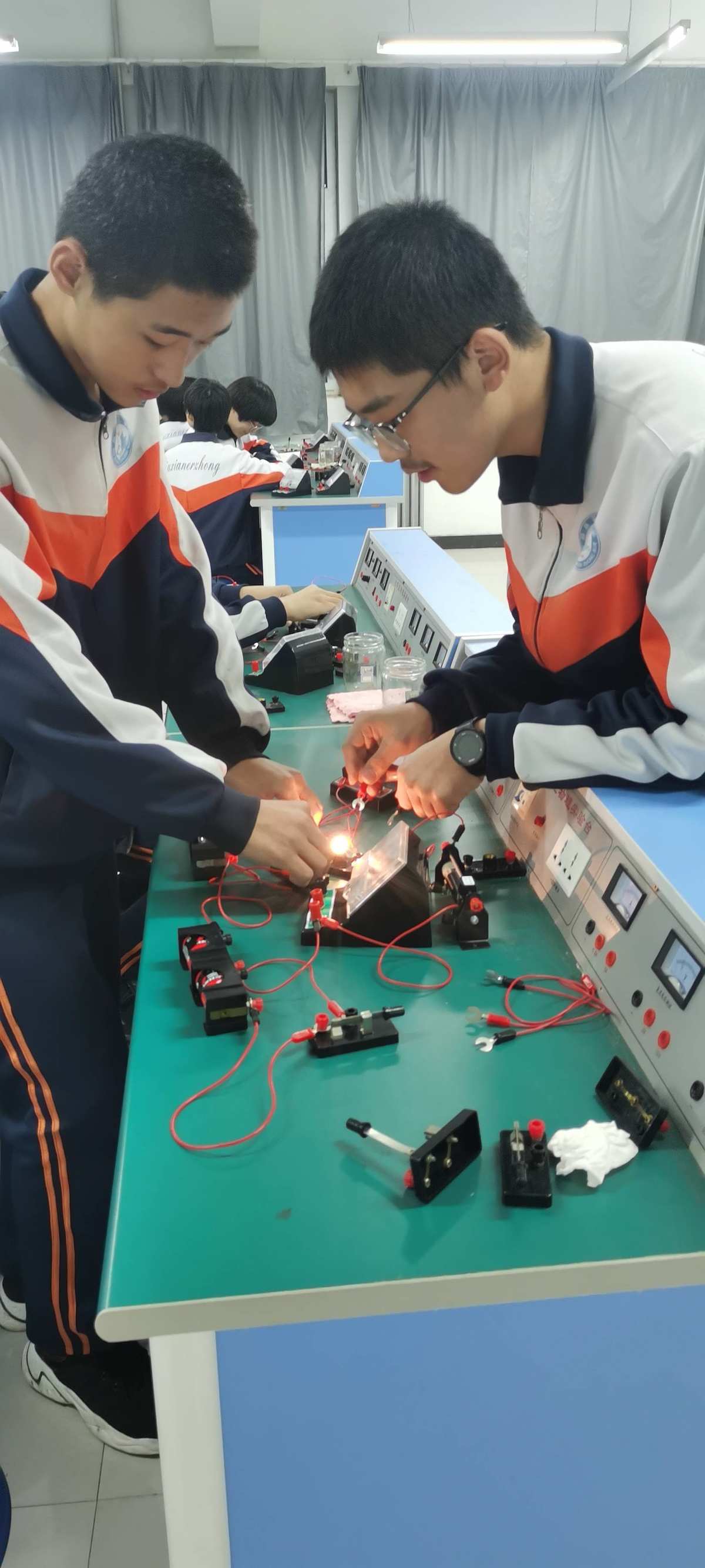 工程光電物理學院排名_光電工程與科學學院_哈工程物理與光電工程學院