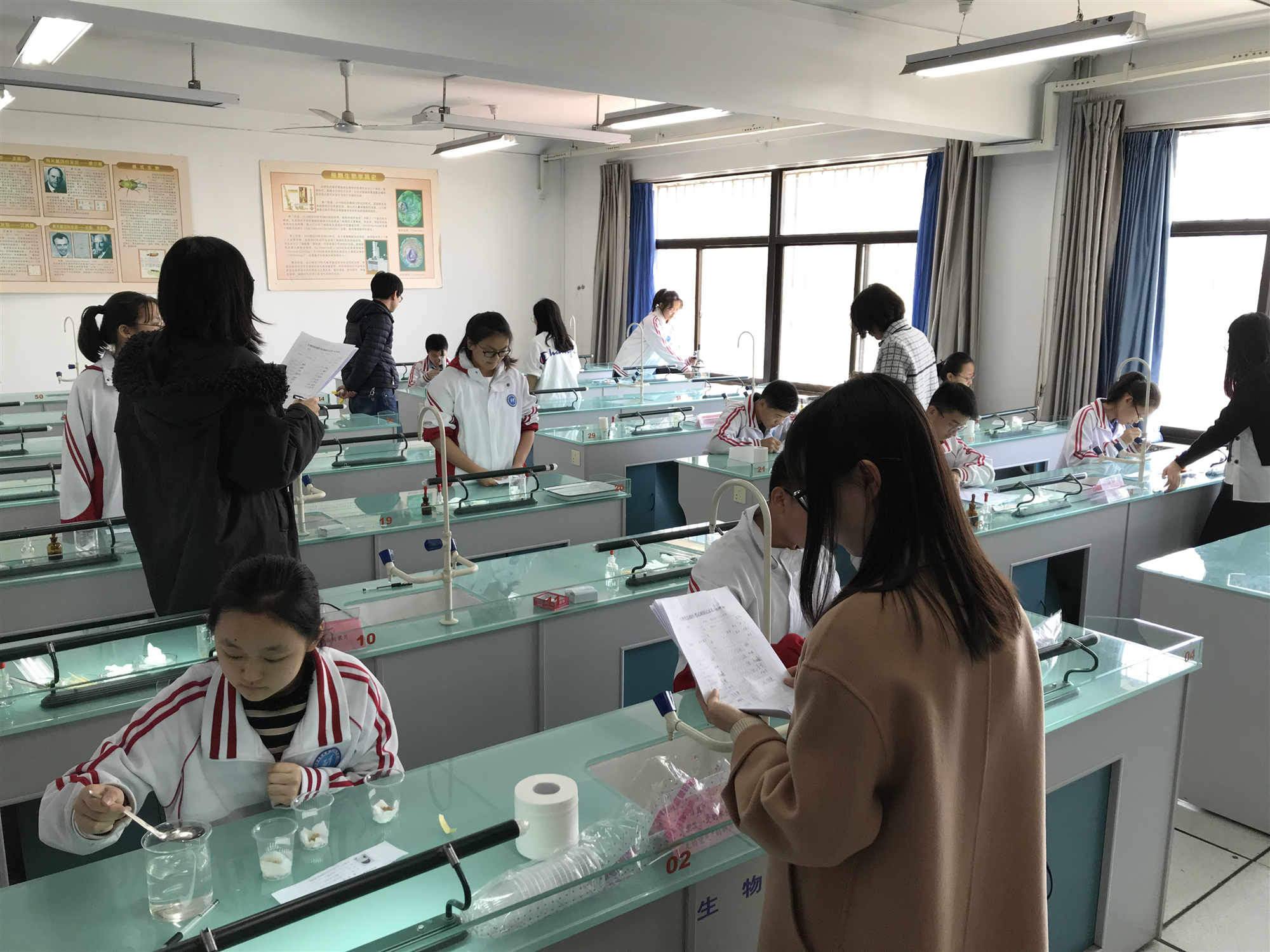 初三物理實(shí)驗(yàn)操作考試視頻西昌版_物理實(shí)驗(yàn)初三中考視頻_初三物理實(shí)驗(yàn)考試規(guī)范操作演示