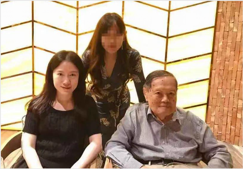 楊振寧年收入多少_楊振寧年薪50萬美元_楊振寧的年收入