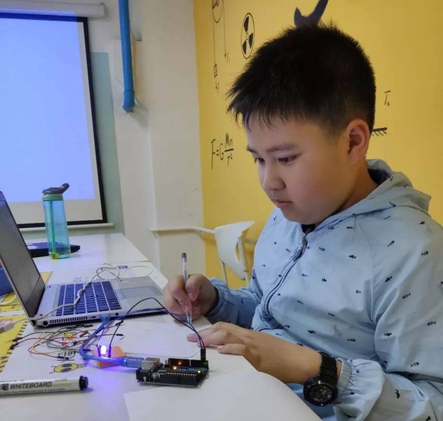 物理視覺誤差_大學(xué)物理實驗視覺暫留_物理實驗視覺暫留
