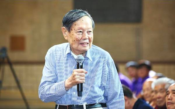 楊振寧在物理界排名_楊振寧在物理界排第幾_楊振寧物理界排名麥克斯韋