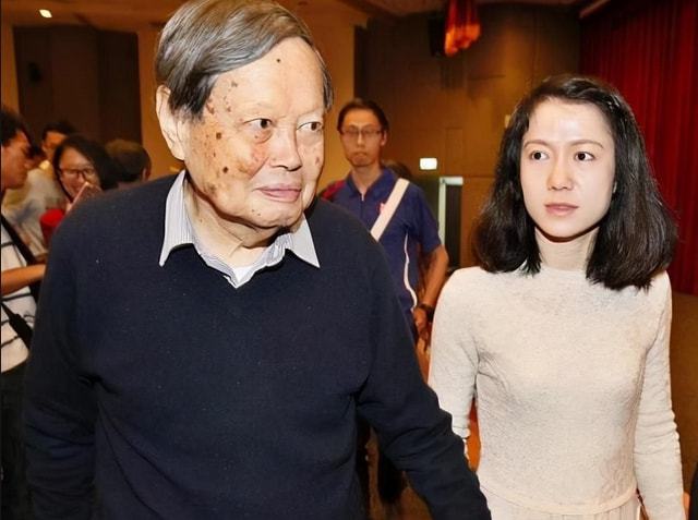 物理學家爺孫戀