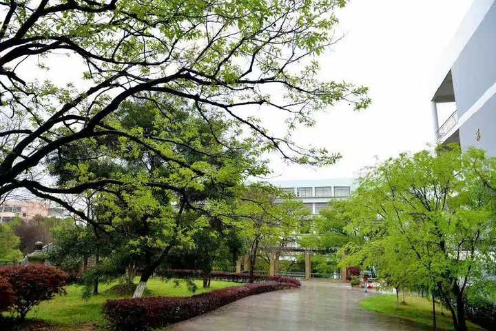 贛南師范大學怎么樣