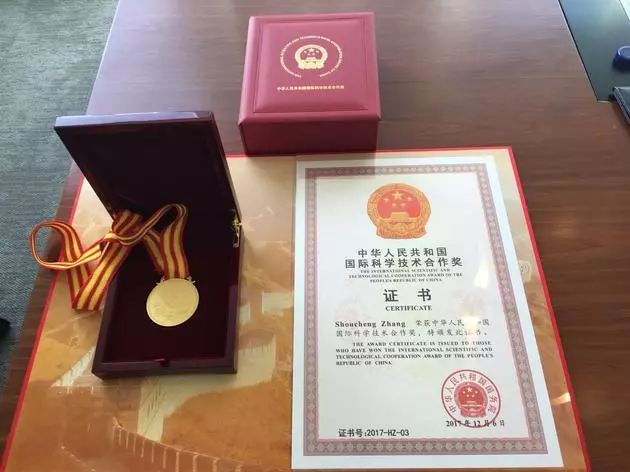 在美國的物理學(xué)家