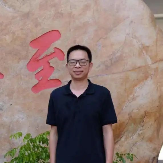 高中物理老師簡介