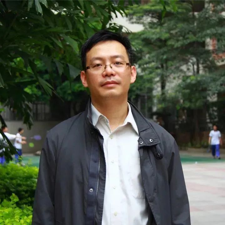 高中物理老師簡介