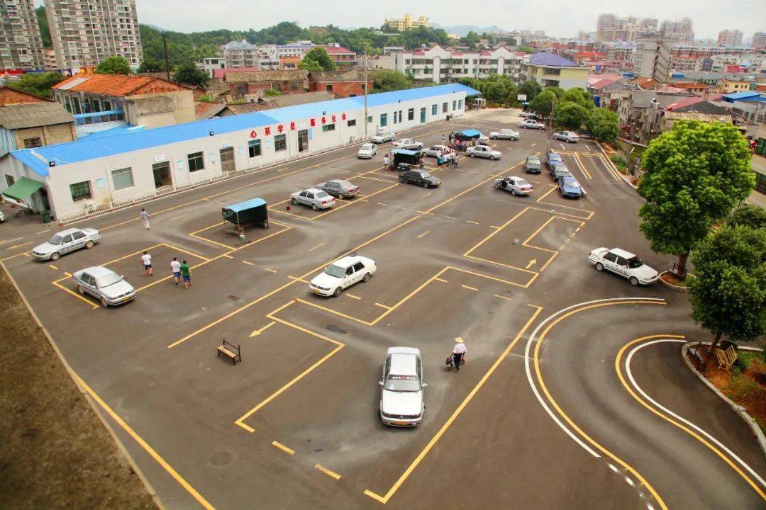 2012年一級建造師合格標準
