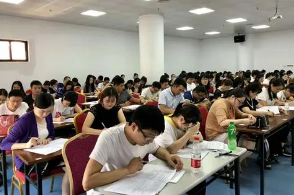 2024年在職研究生報名時間