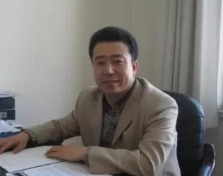 優(yōu)秀高中物理教師