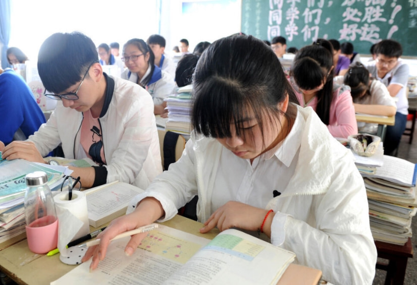 高中物理地理哪個更難教