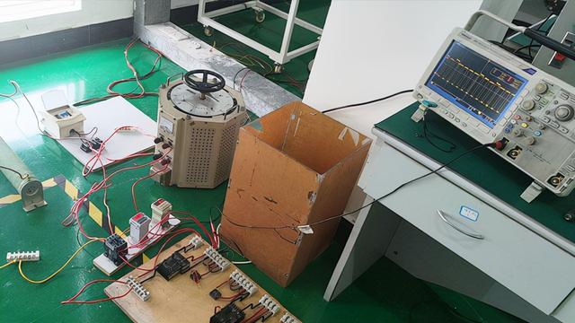 電容器高中物理